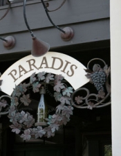01_restaurant-paradis-sign